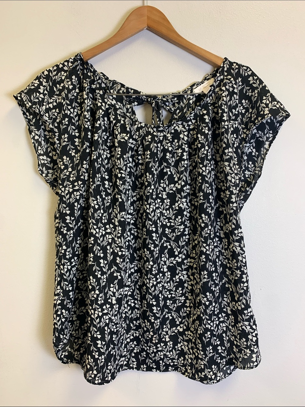 LC Lauren Conrad Black and White Leaf Print Blouse